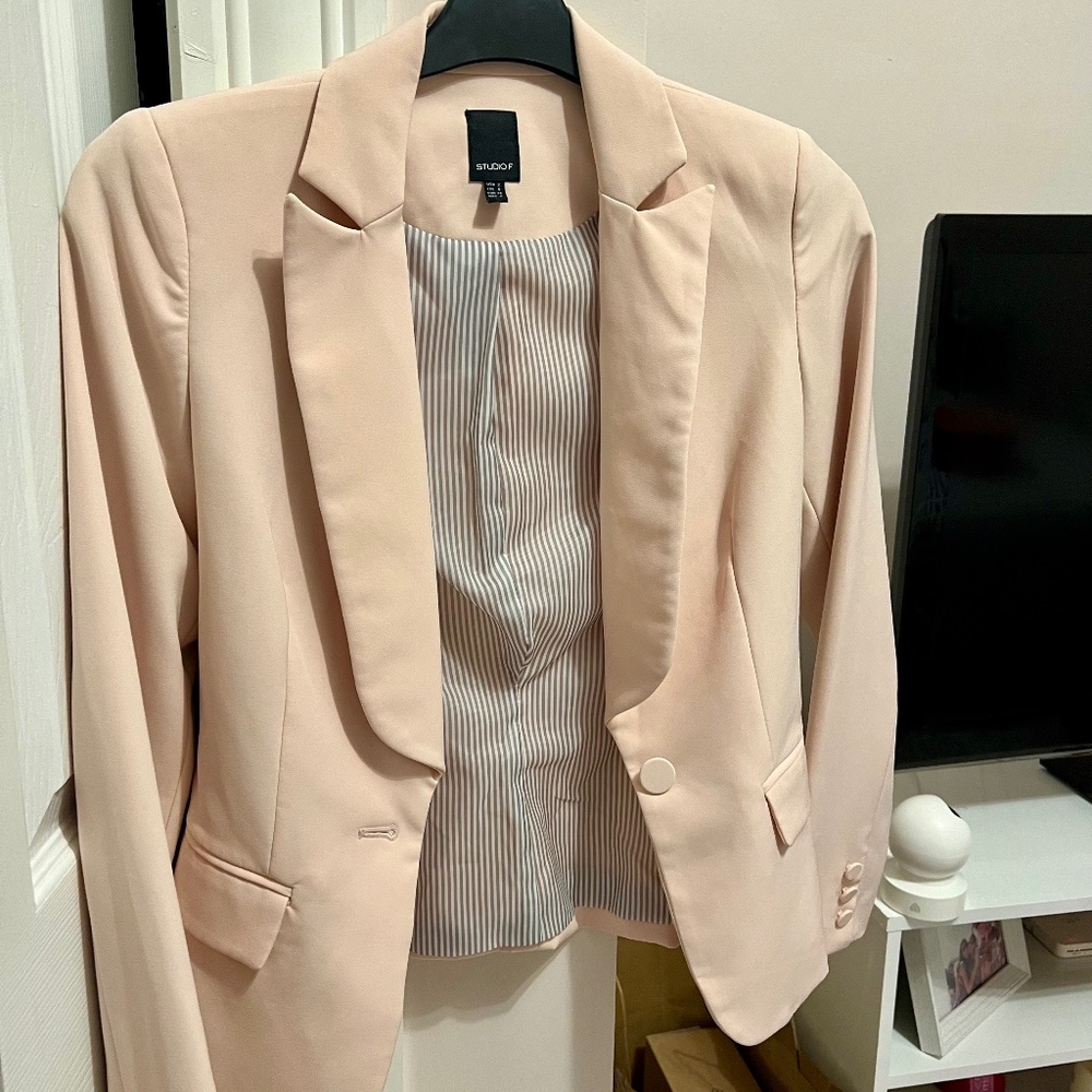 Cute Rosé blazer